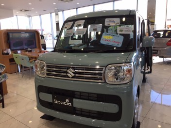 展示車に特別仕様車「Ｌａｄｙ‘ｓ　Ｓｐａｃｉａ」が仲間入り！！